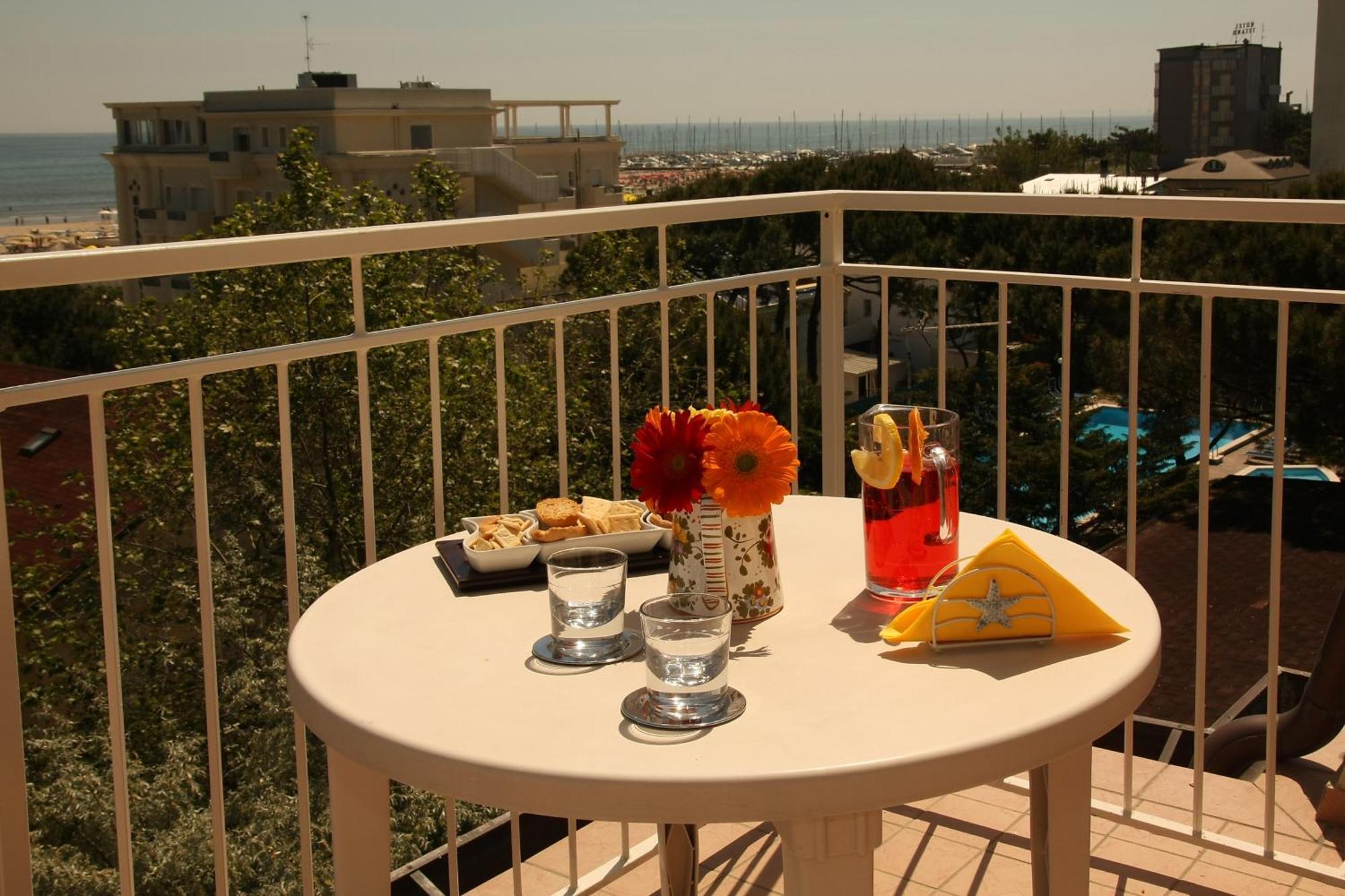 Hotel Santiago Milano Marittima Ngoại thất bức ảnh