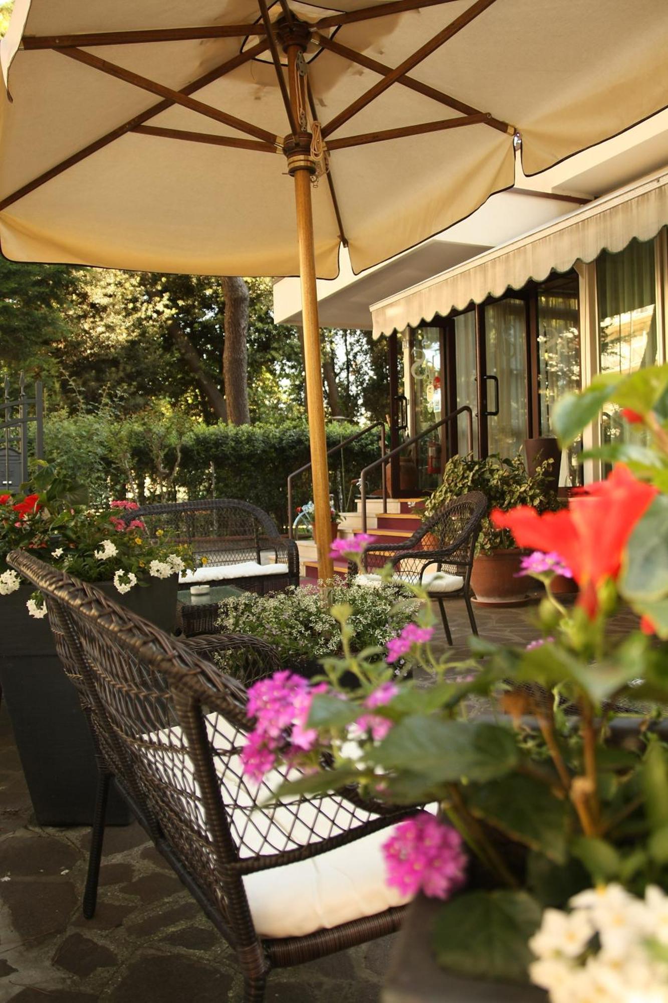 Hotel Santiago Milano Marittima Ngoại thất bức ảnh
