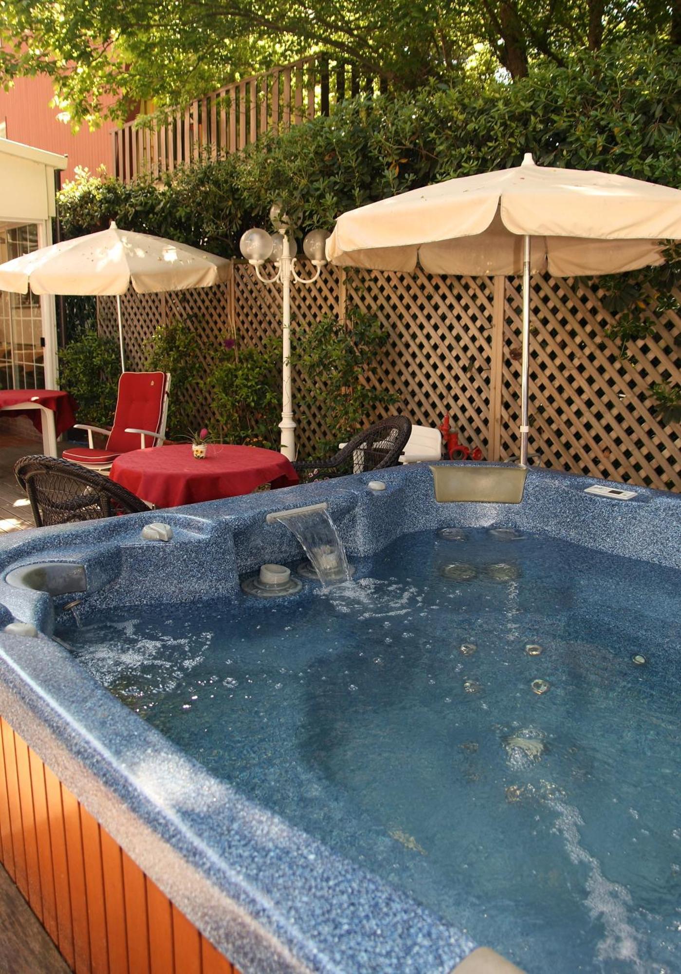 Hotel Santiago Milano Marittima Ngoại thất bức ảnh